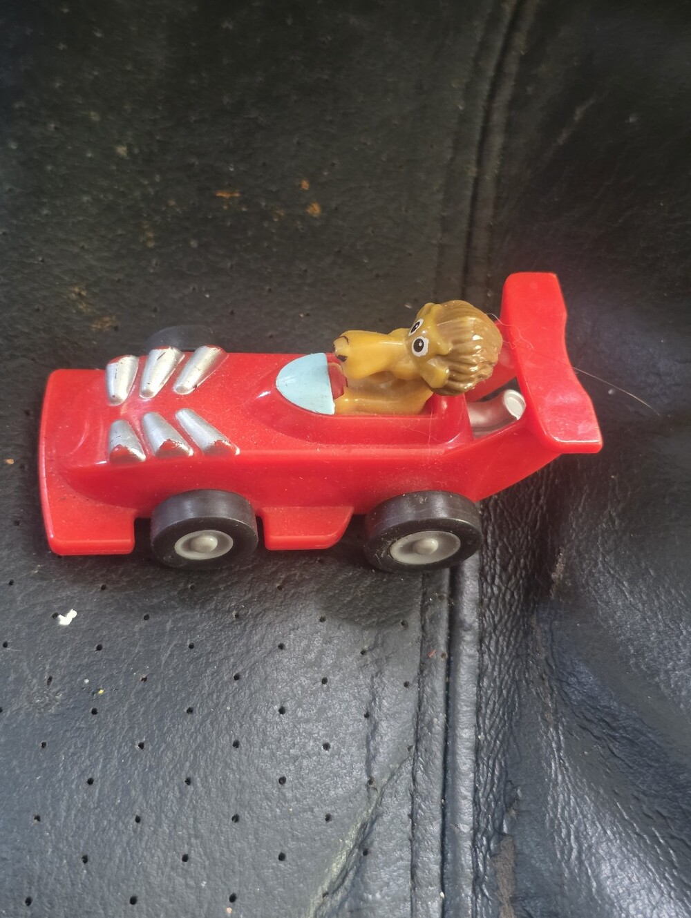 Ferrero Kinder Surprise MPG FT-3-113 Lion Driving Red Race Car Pullback